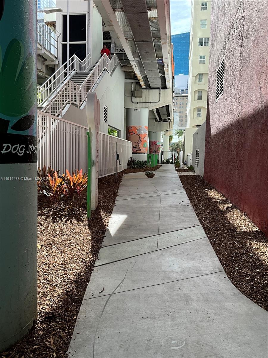 THE LOFT DOWNTOWN II COND - Residential Lease