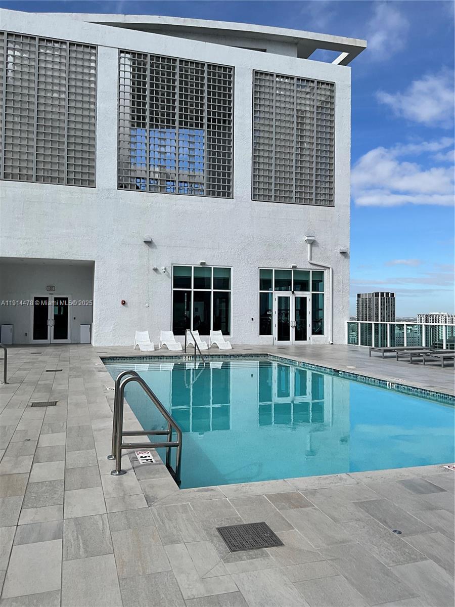 THE LOFT DOWNTOWN II COND - Residential Lease