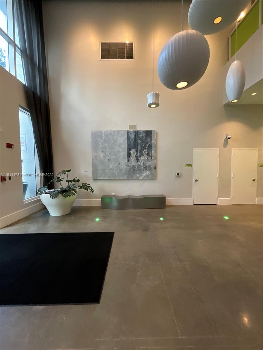 THE LOFT DOWNTOWN II COND - Residential Lease