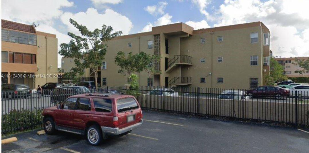 Property for Sale at 6070 W 18th Ave 116, Hialeah, Miami-Dade County, Florida - Bedrooms: 2 
Bathrooms: 1  - $226,900