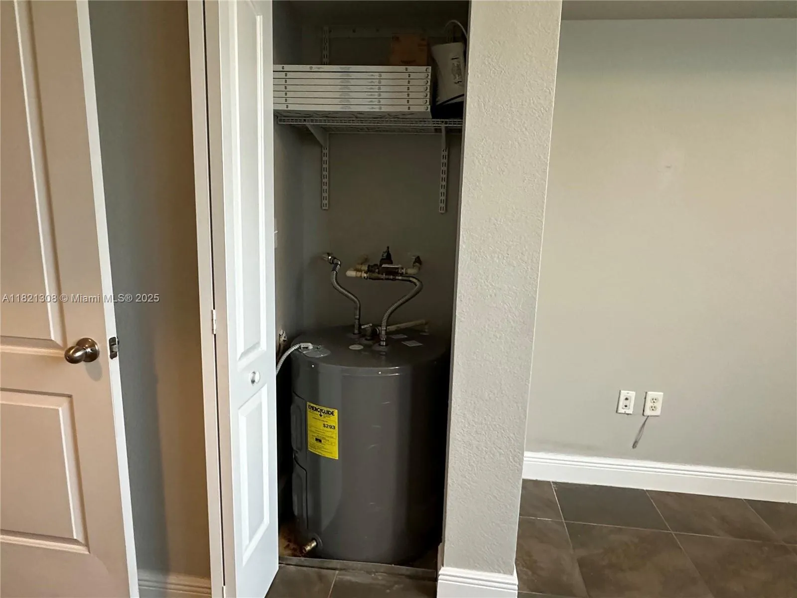 Hollywood, Florida 33020, United States, 1 Bedroom Bedrooms, ,1 BathroomBathrooms,Residential,Active,150543