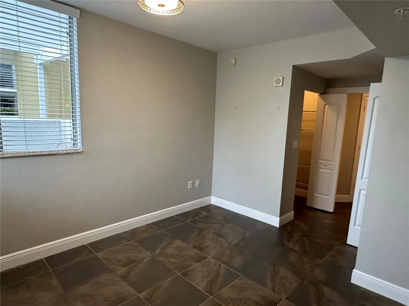 Hollywood, Florida 33020, United States, 1 Bedroom Bedrooms, ,1 BathroomBathrooms,Residential,Active,150543