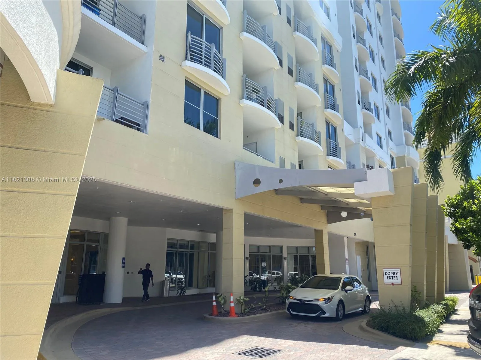 Hollywood, Florida 33020, United States, 1 Bedroom Bedrooms, ,1 BathroomBathrooms,Residential,Active,150543