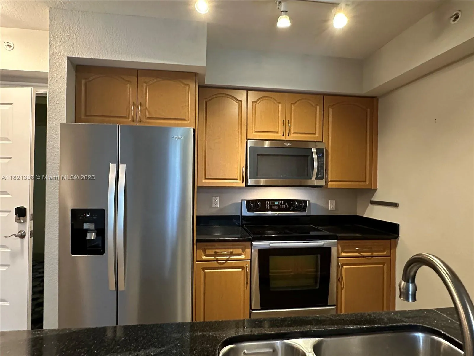 Hollywood, Florida 33020, United States, 1 Bedroom Bedrooms, ,1 BathroomBathrooms,Residential,Active,150543