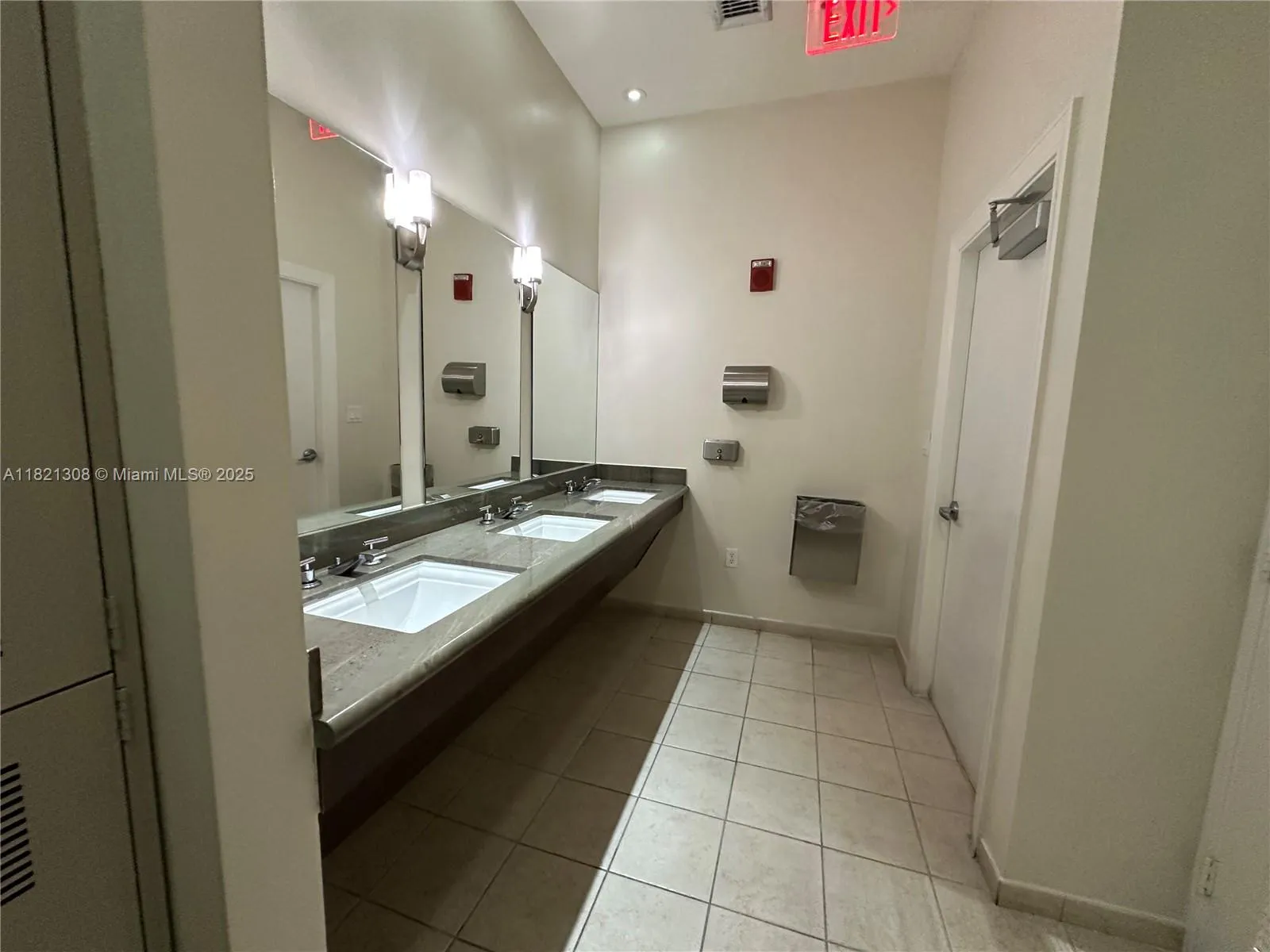 Hollywood, Florida 33020, United States, 1 Bedroom Bedrooms, ,1 BathroomBathrooms,Residential,Active,150543