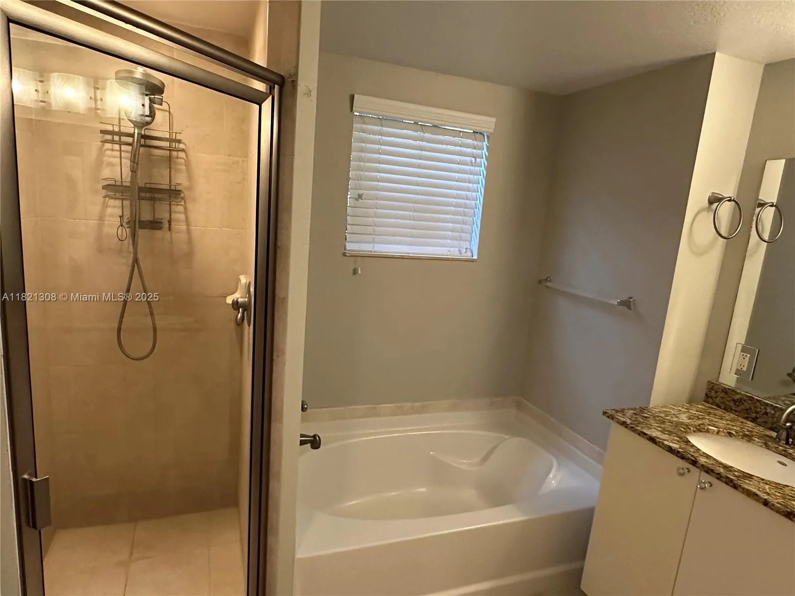 Hollywood, Florida 33020, United States, 1 Bedroom Bedrooms, ,1 BathroomBathrooms,Residential,Active,150543