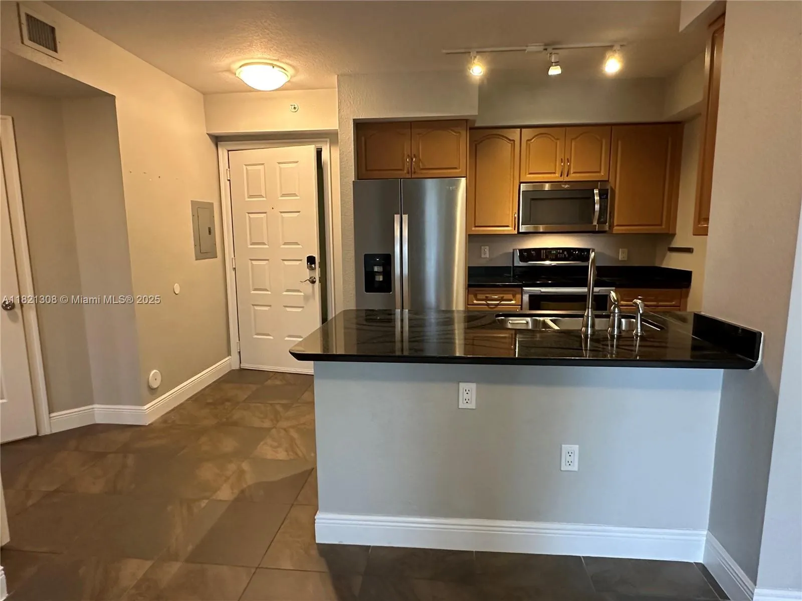 Hollywood, Florida 33020, United States, 1 Bedroom Bedrooms, ,1 BathroomBathrooms,Residential,Active,150543