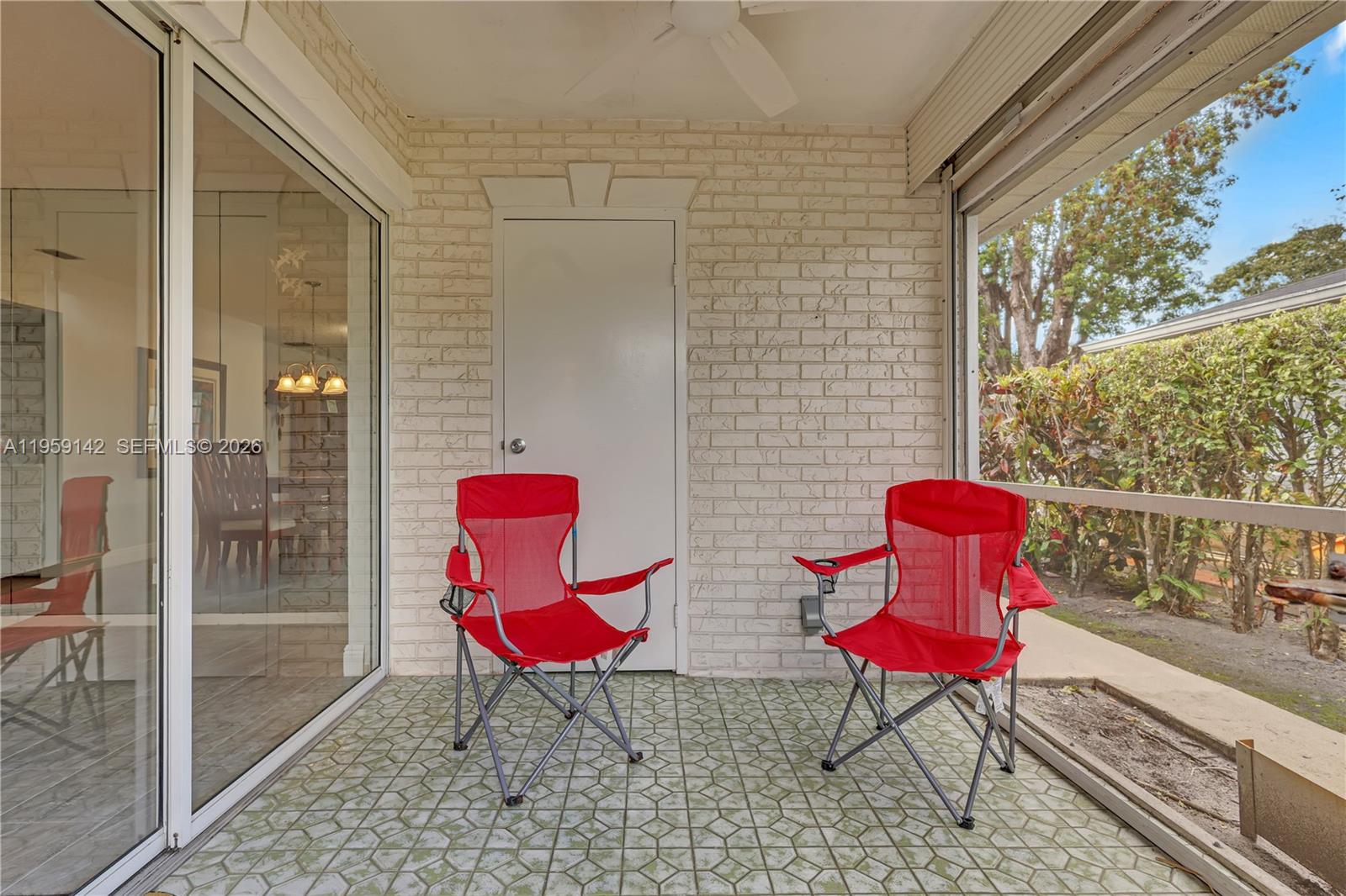 LIMETREE CONDO - Residential