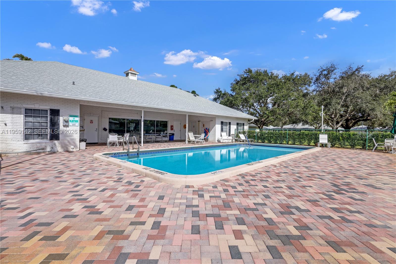 LIMETREE CONDO - Residential