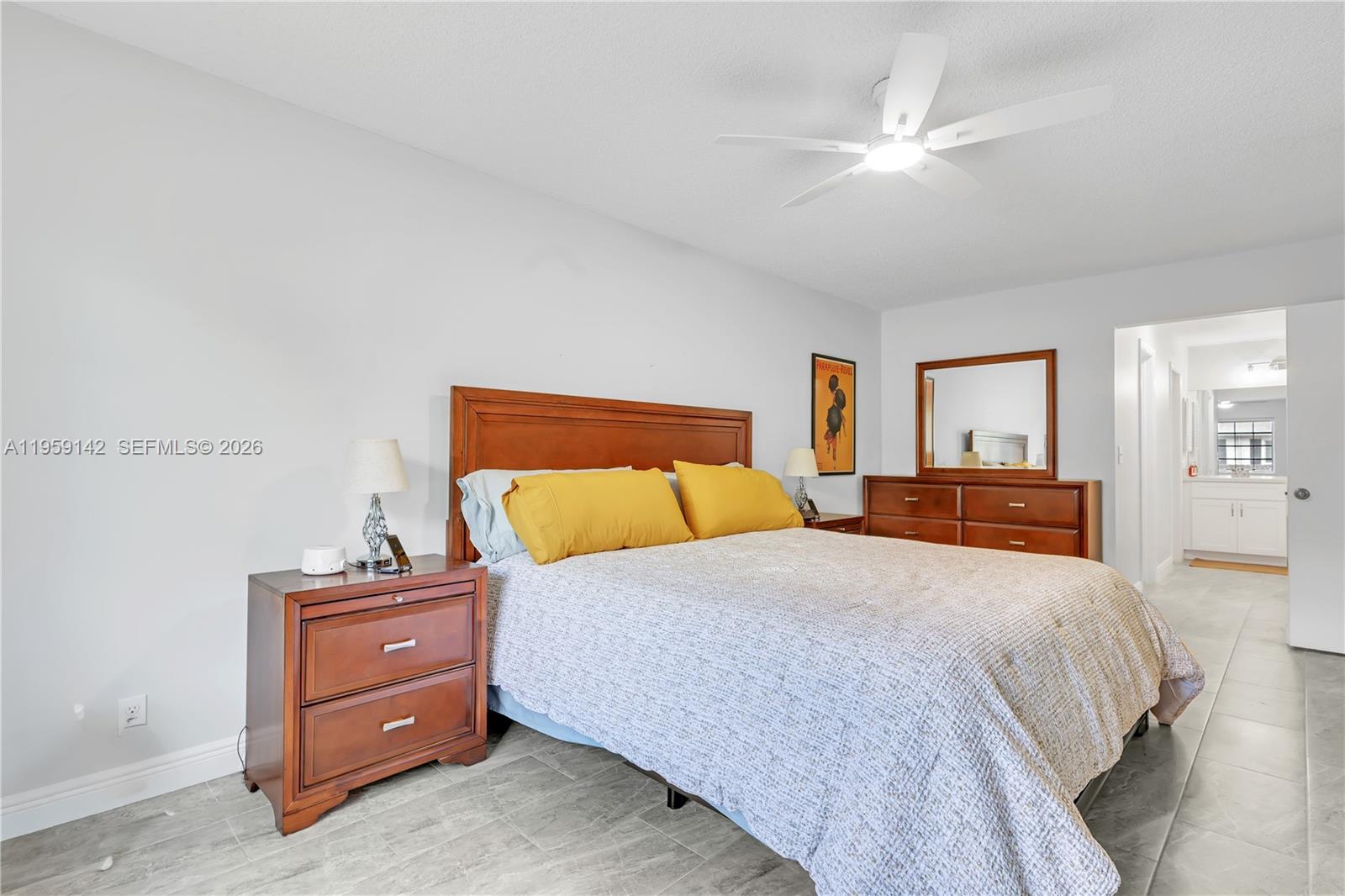 LIMETREE CONDO - Residential