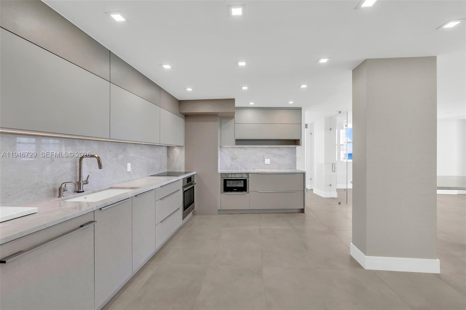 THE SEASONS - Residential