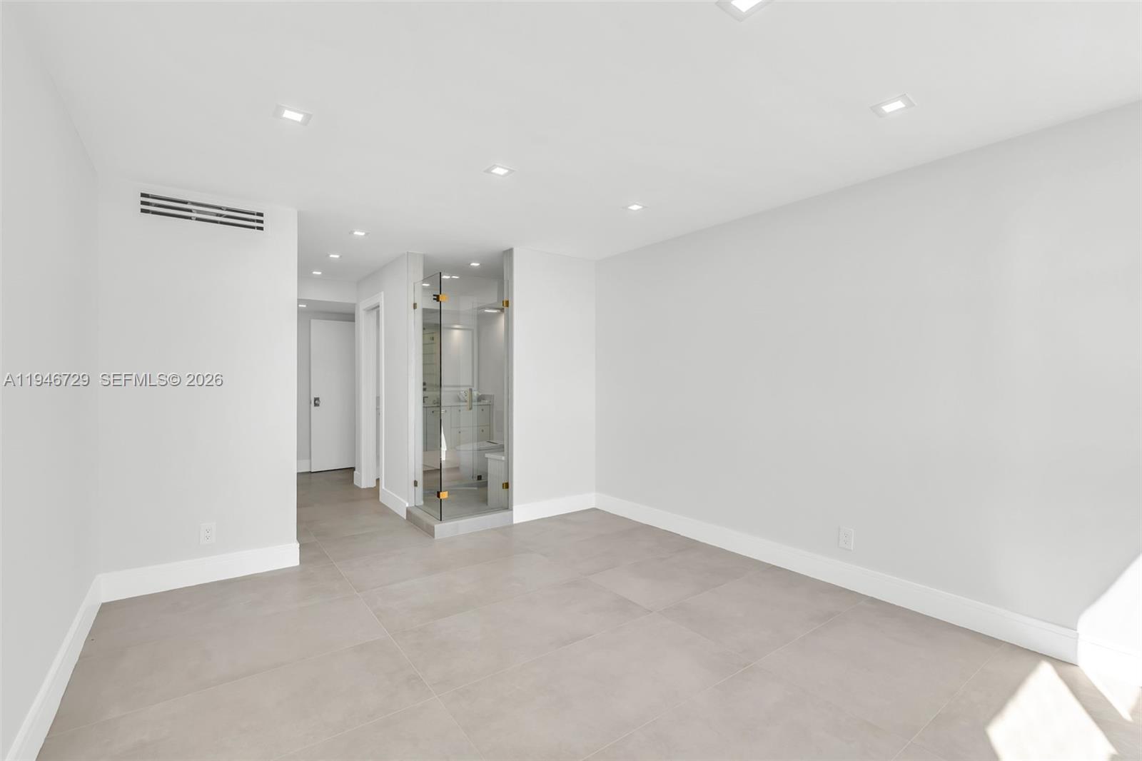 THE SEASONS - Residential