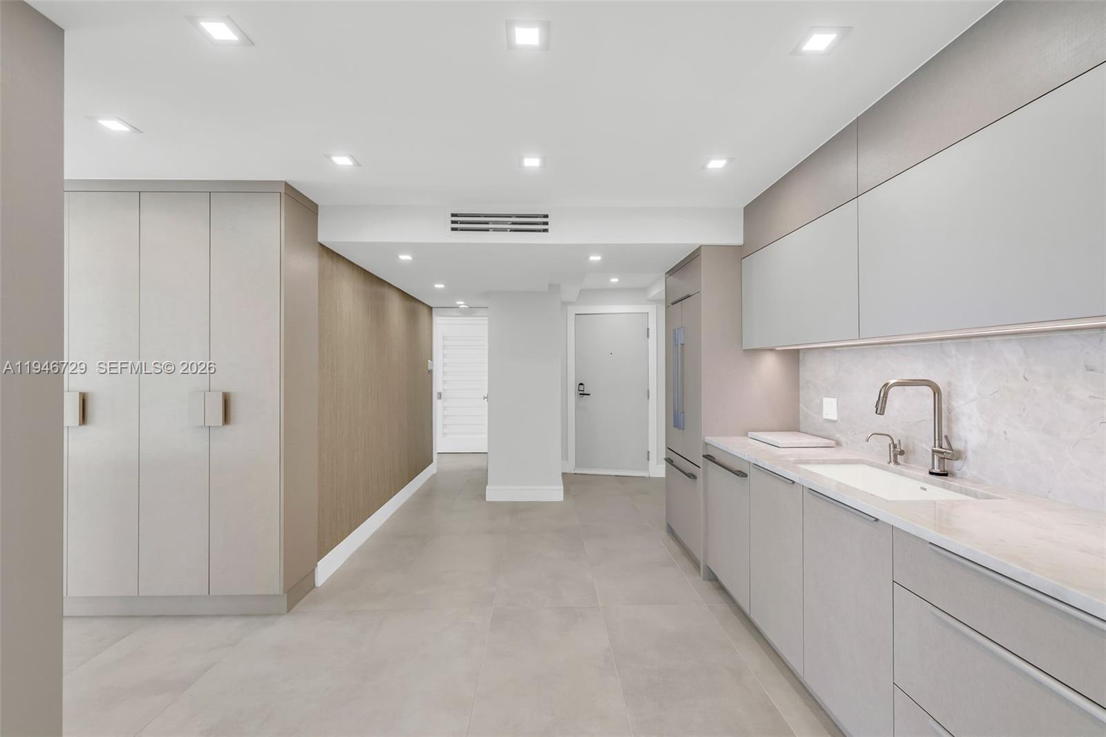 THE SEASONS - Residential