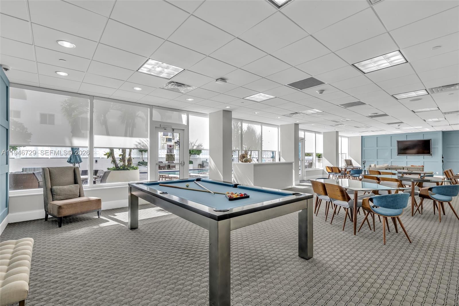 THE SEASONS - Residential