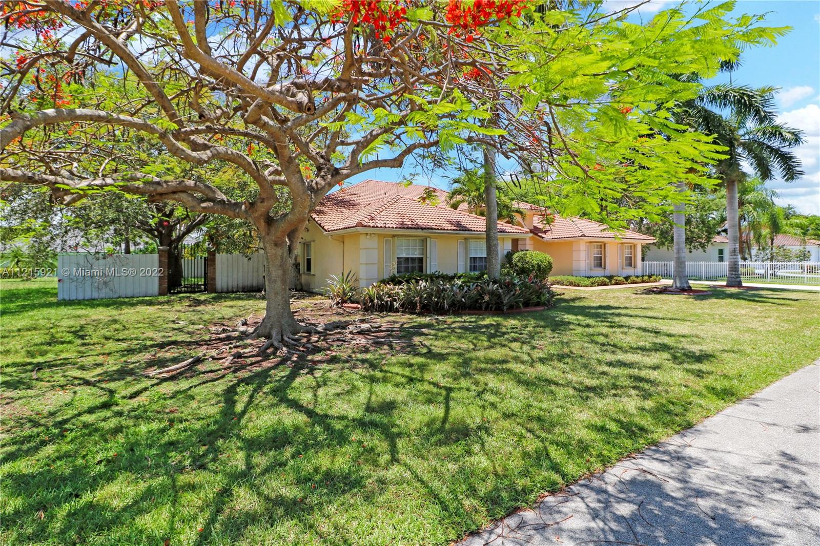 OLD CUTLER FOREST - Residential