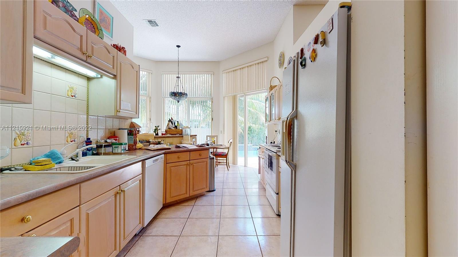 OLD CUTLER FOREST - Residential