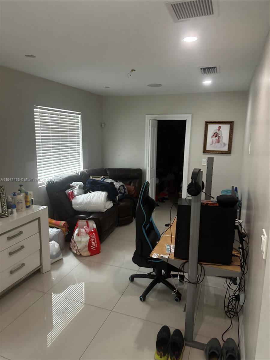 PALM SPRINGS SUB SEC 3 5T - Residential