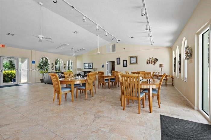 2508 SE Anchorage Cv 1, Port St Lucie, FL, 34952/$229,900 4 2508 SE Anchorage Cv 1