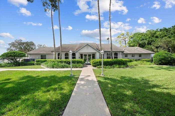 2508 SE Anchorage Cv 1, Port St Lucie, FL, 34952/$229,900 3 2508 SE Anchorage Cv 1
