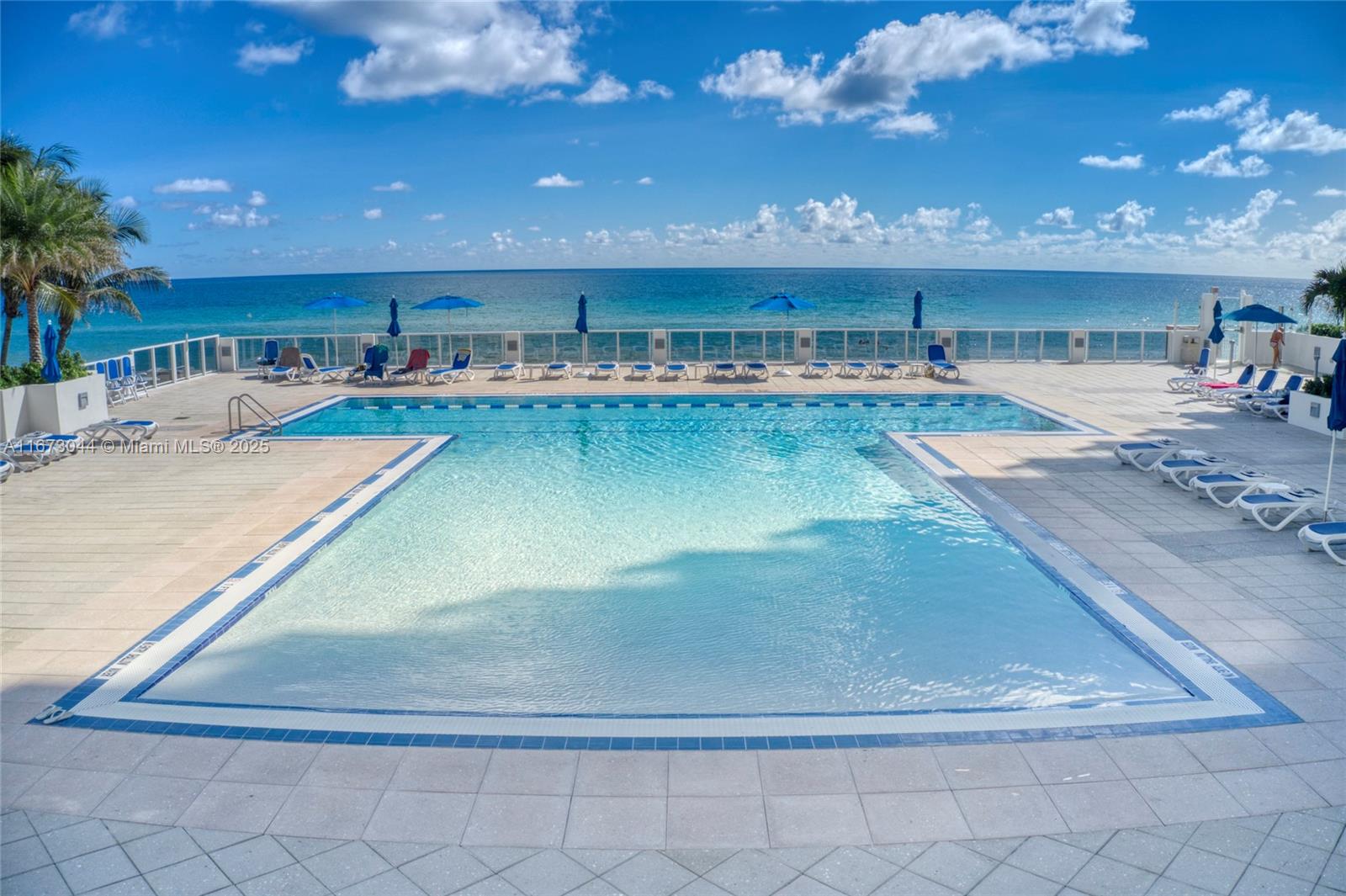 AQUARIUS CONDO - Residential