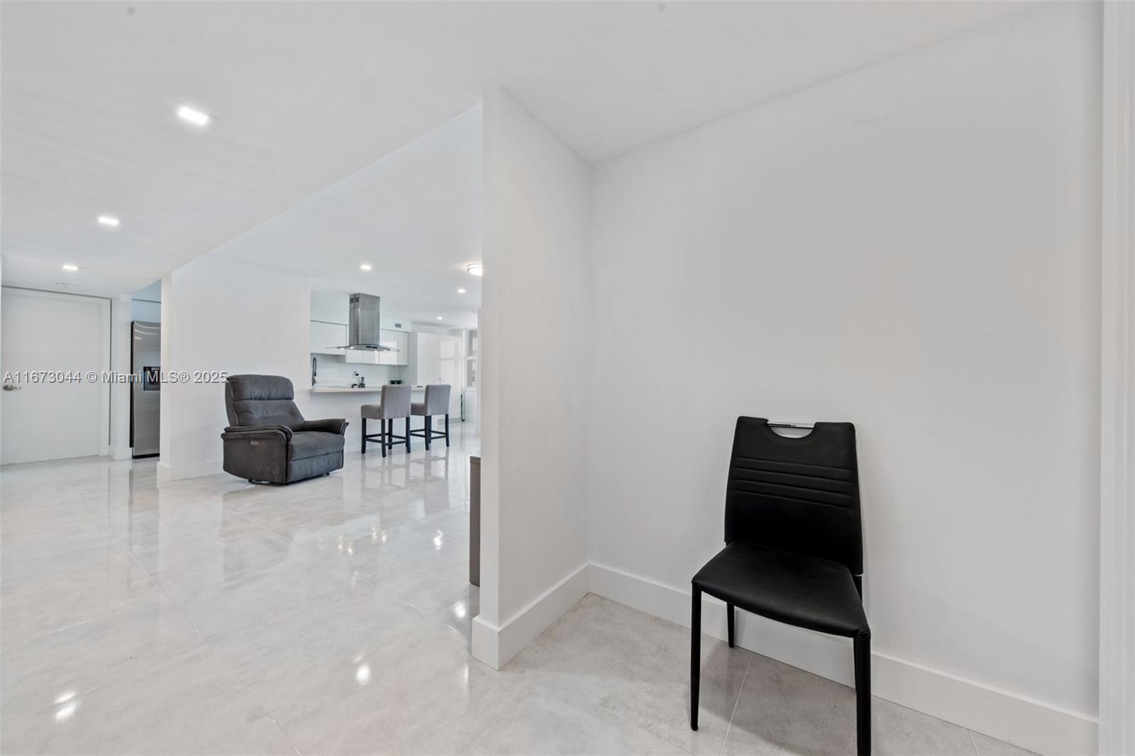 AQUARIUS CONDO - Residential