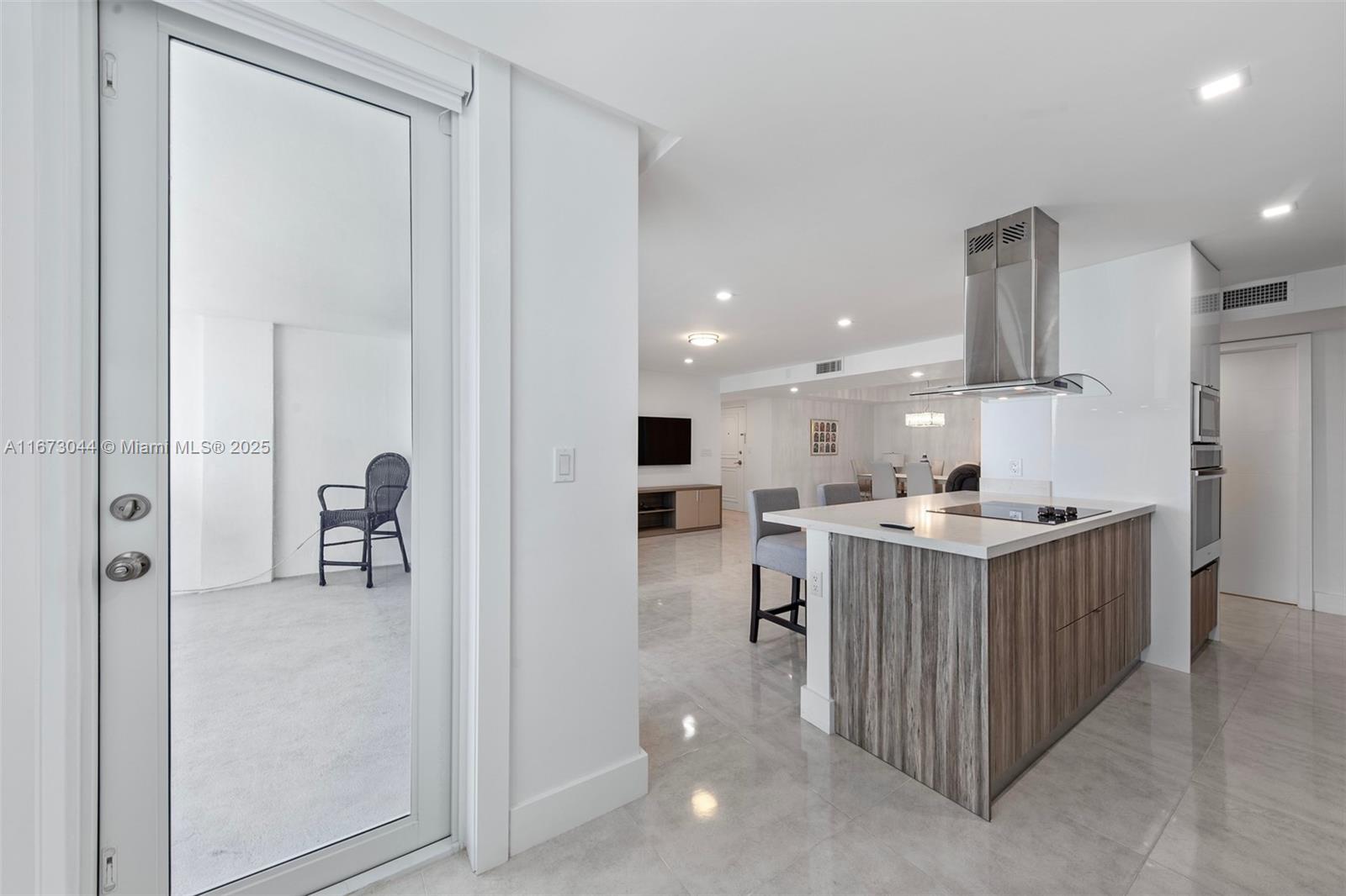 AQUARIUS CONDO - Residential