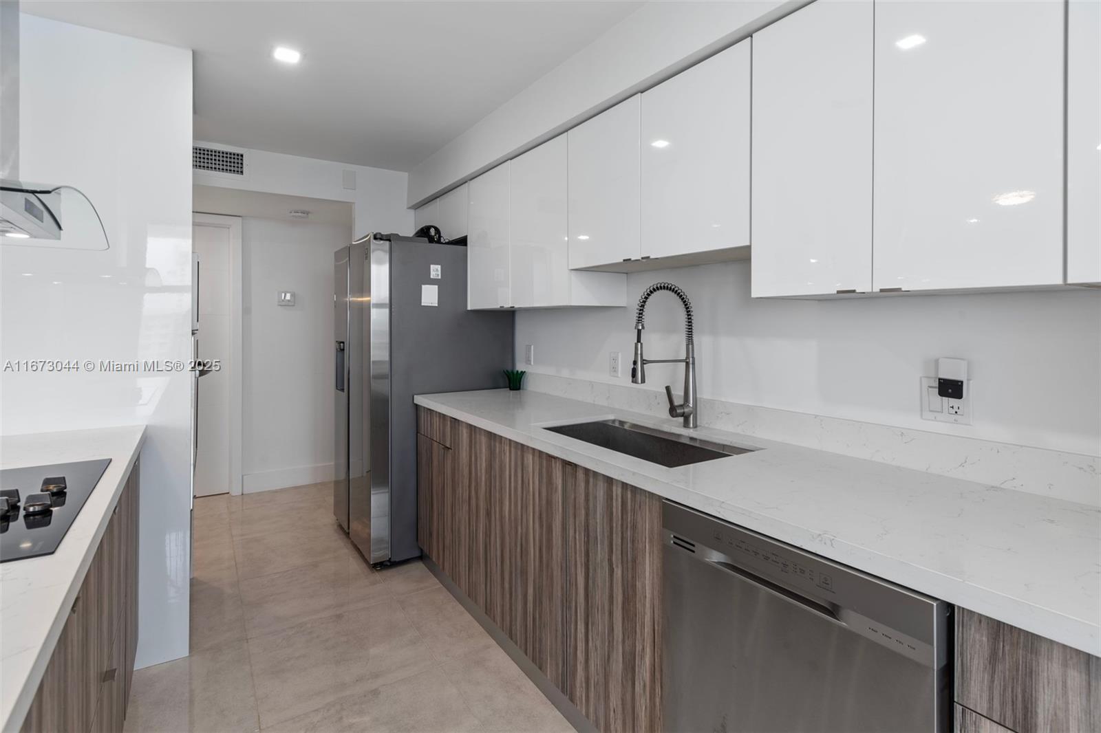 AQUARIUS CONDO - Residential