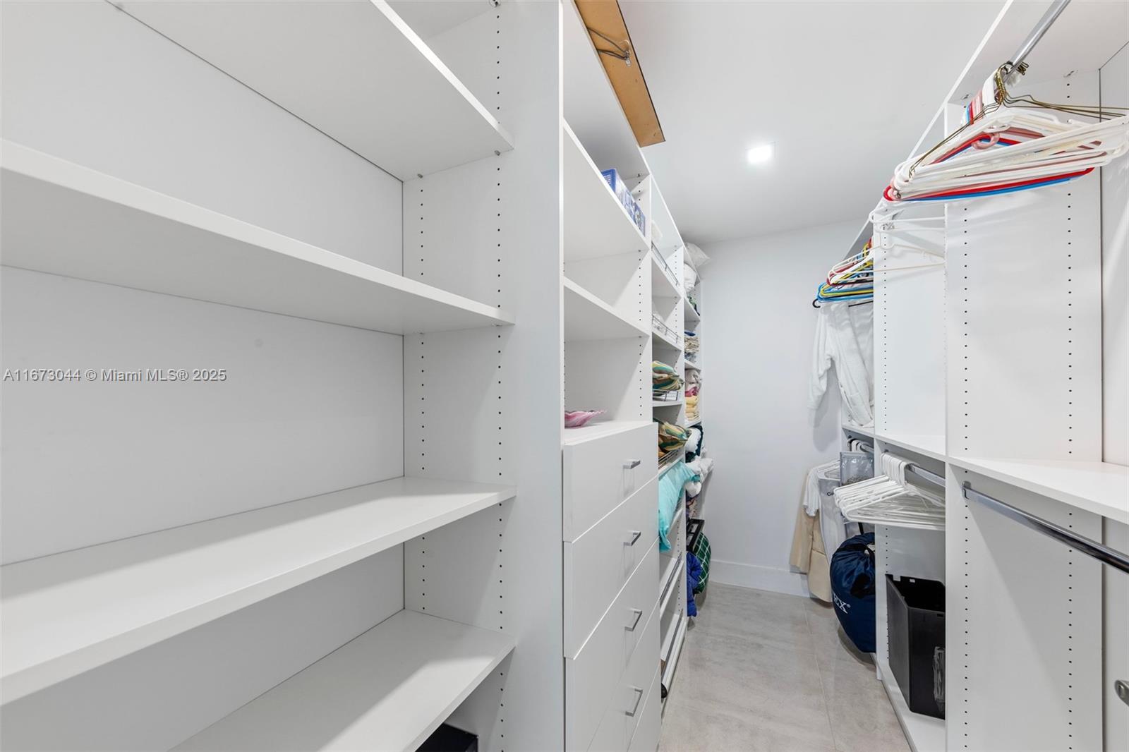 AQUARIUS CONDO - Residential