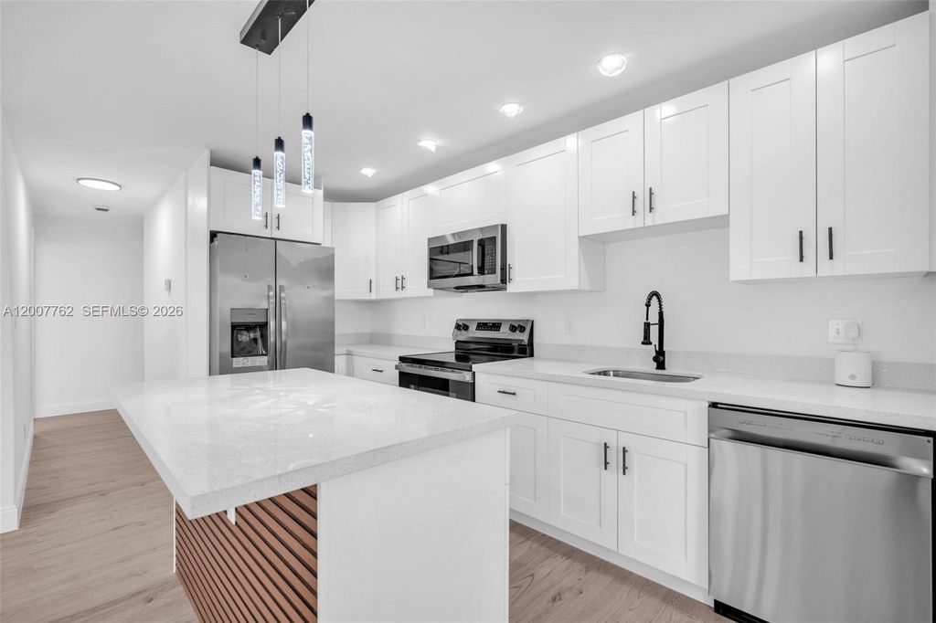 Photo of 2572 NW 20th St, Fort Lauderdale, FL 33311 (MLS # A12007762)