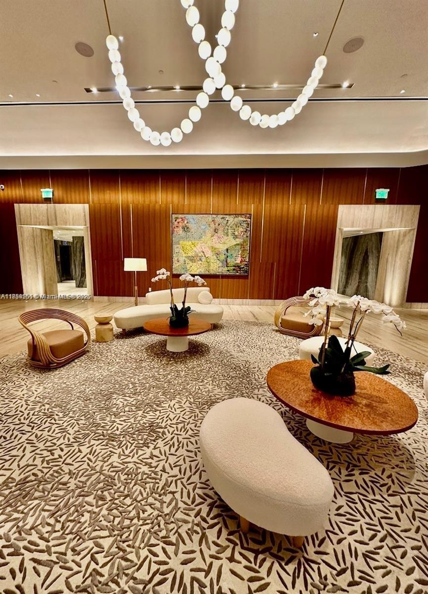 FIVE PARK - Residential Lease