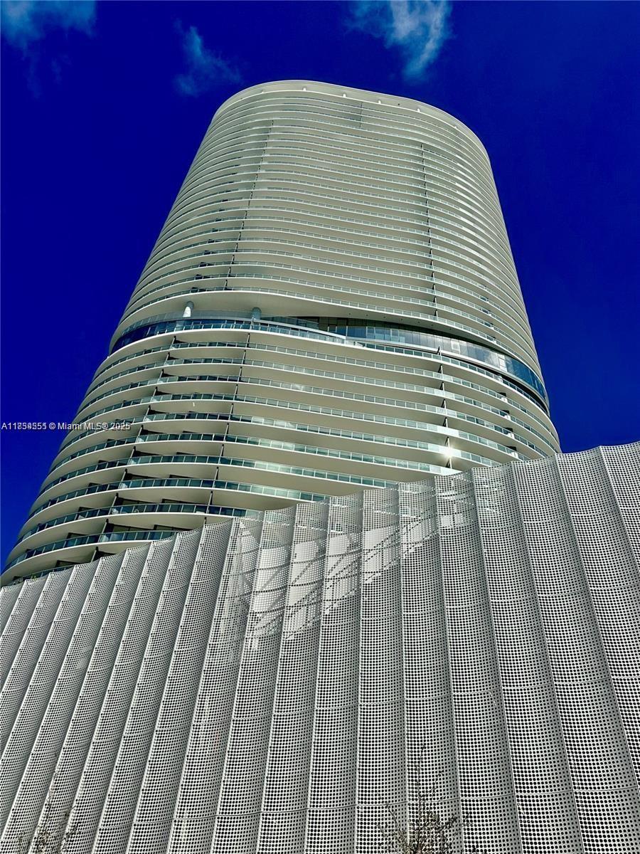 1 Bedroom and 1 1/2 Bath in FIVE PARK a new standard for function, beauty, and sustainability. With unrivaled amenities, access to abundant natural light, and expansive views of the city, water, and park below, this is a new standard of living in Miami Beach. amenities include pool, fitness studio, spa, restaurant with in-residence dining. A private beach club, 3-acre Canopy Park in your backyard, and quick access to Miami Beach Marina, world-class dining, South of 5th Park, and beaches makes this a perfect home. 6 Months minimum rental.