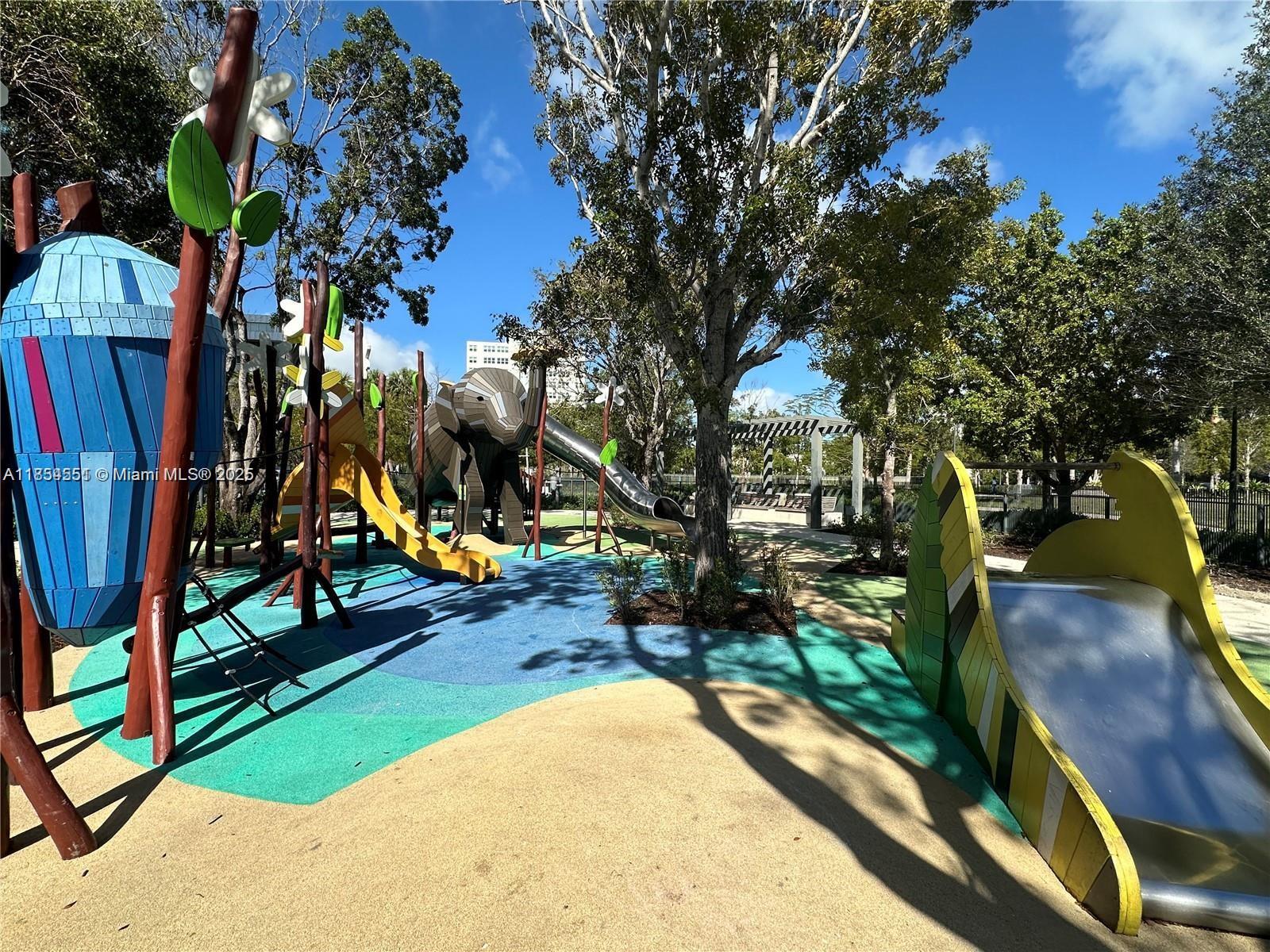 FIVE PARK - Residential Lease