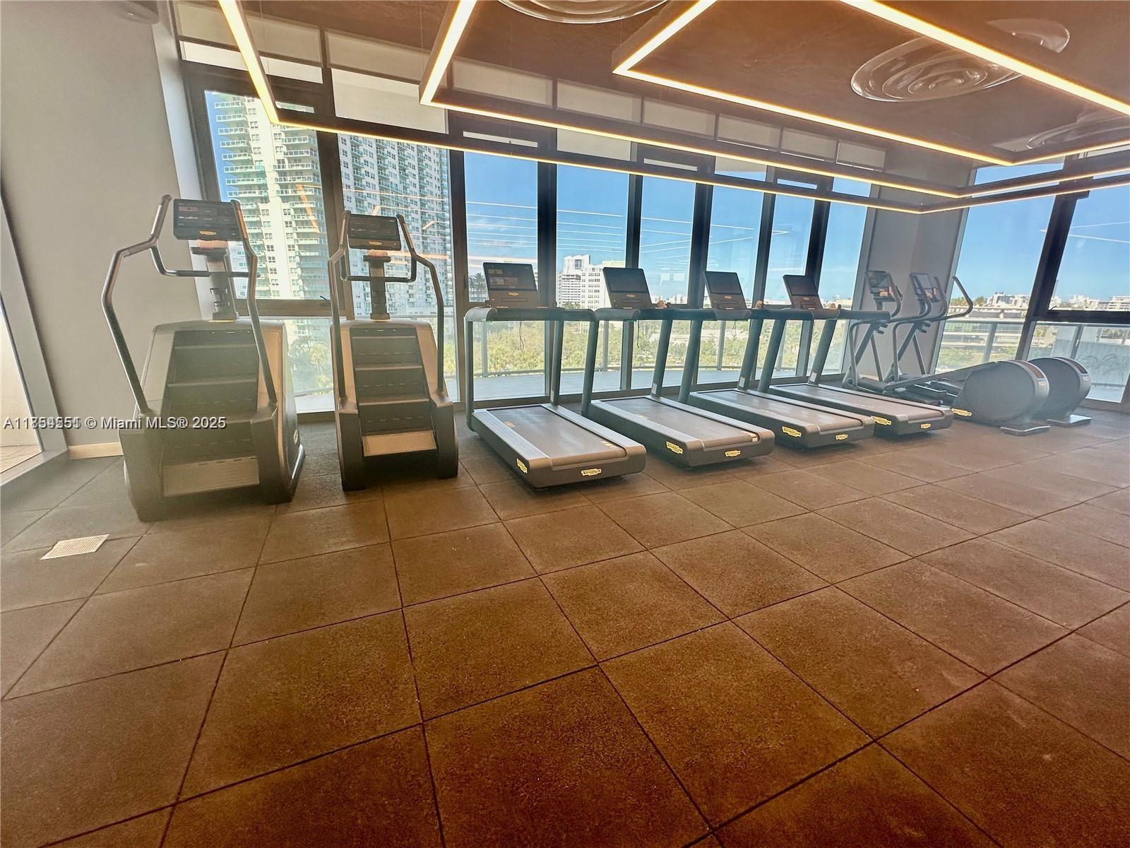 FIVE PARK - Residential Lease