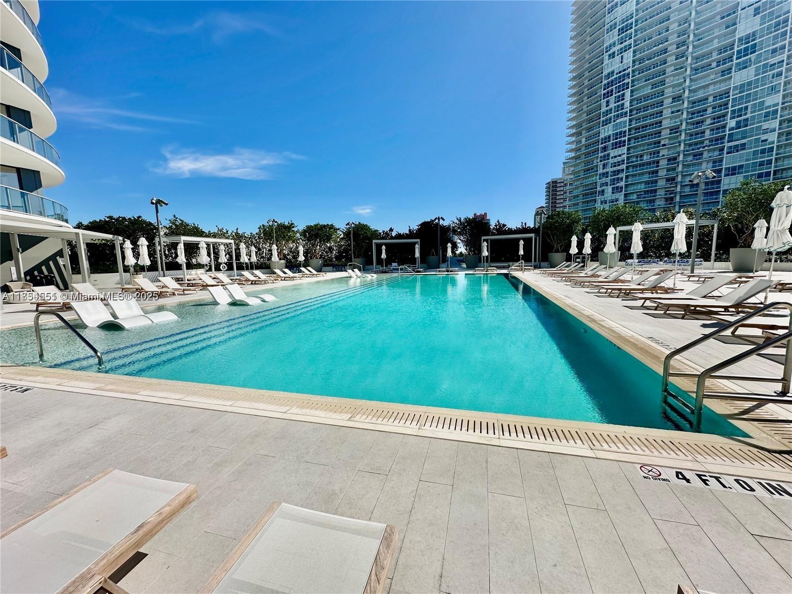 FIVE PARK - Residential Lease