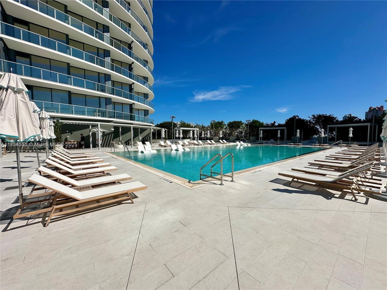 FIVE PARK - Residential Lease