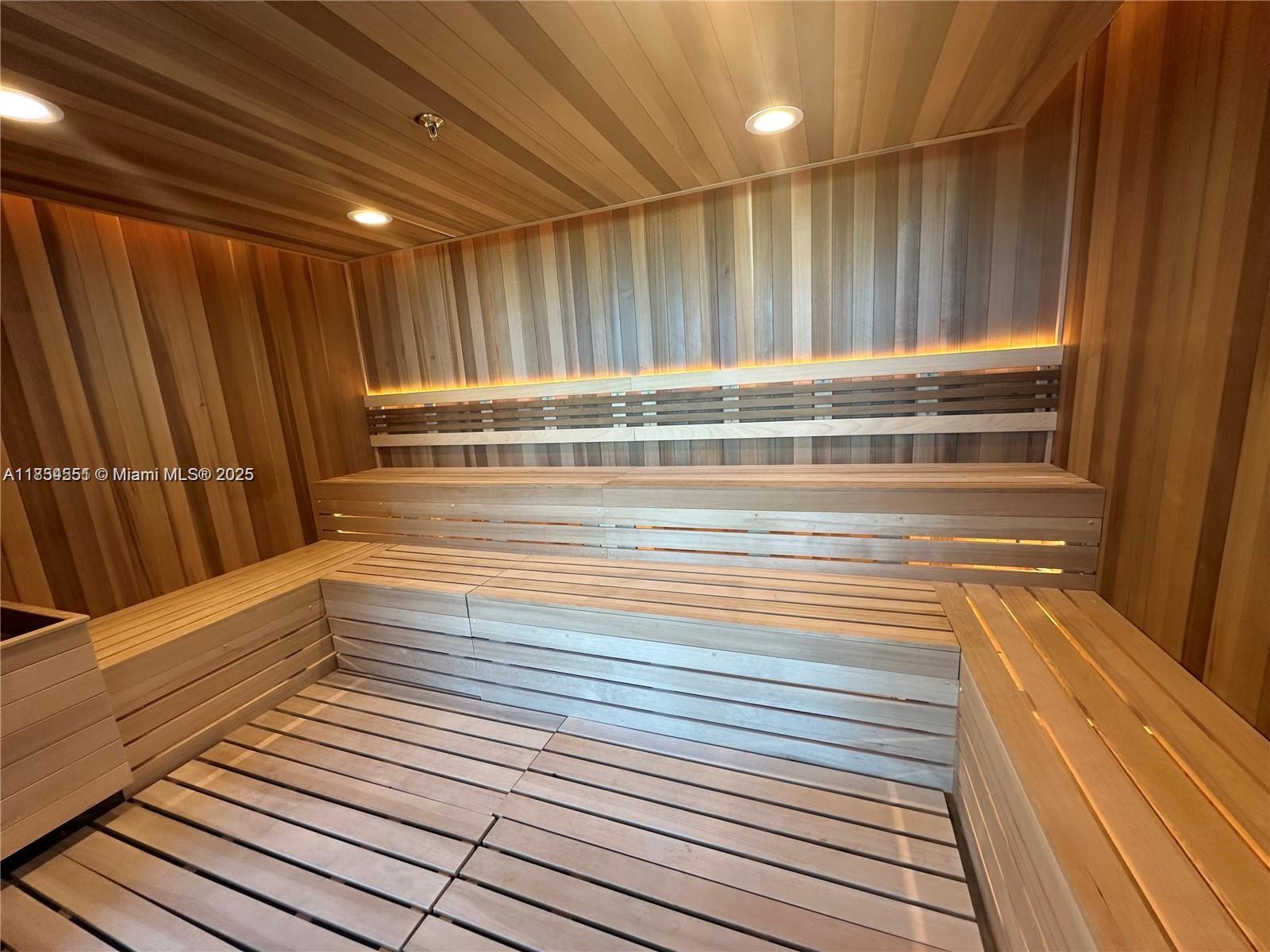 FIVE PARK - Residential Lease