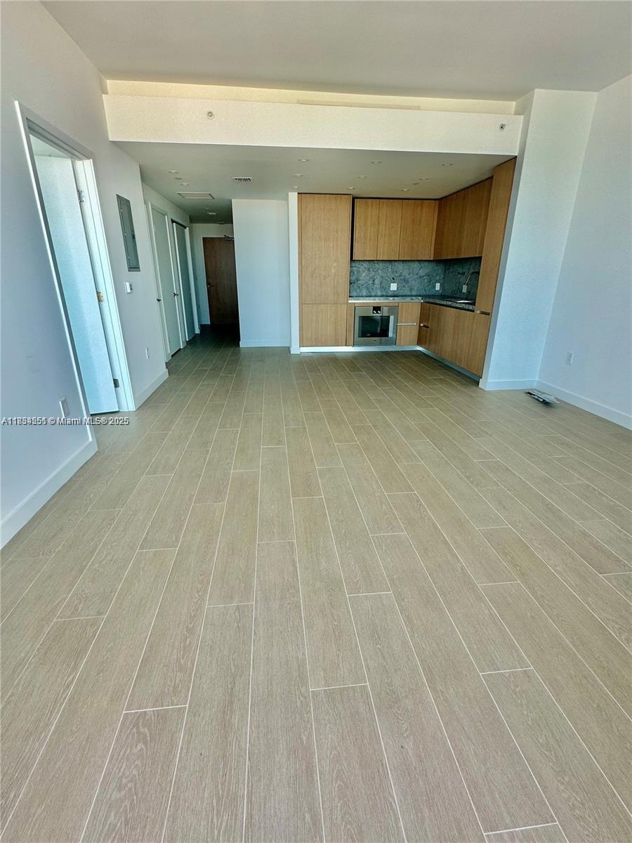 FIVE PARK - Residential Lease