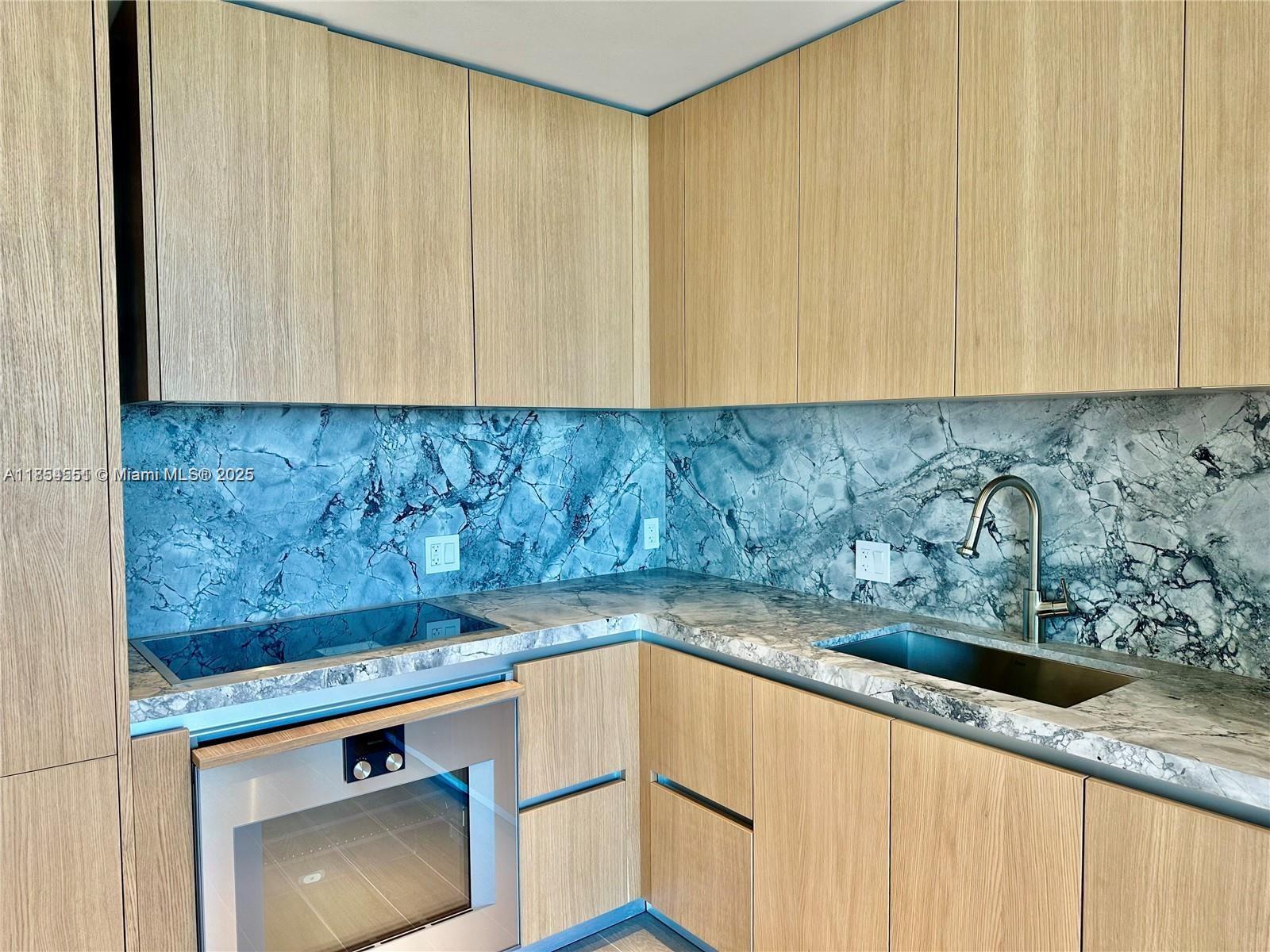 FIVE PARK - Residential Lease