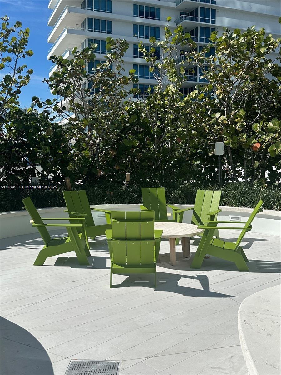 FIVE PARK - Residential Lease