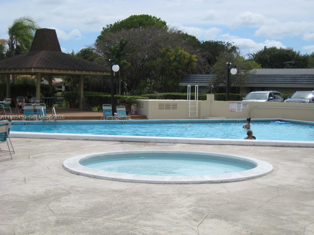 VILLAGE OF KINGS CREEK CO - Residential Lease