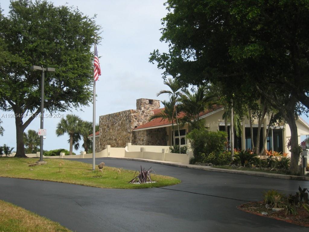 VILLAGE OF KINGS CREEK CO - Residential Lease