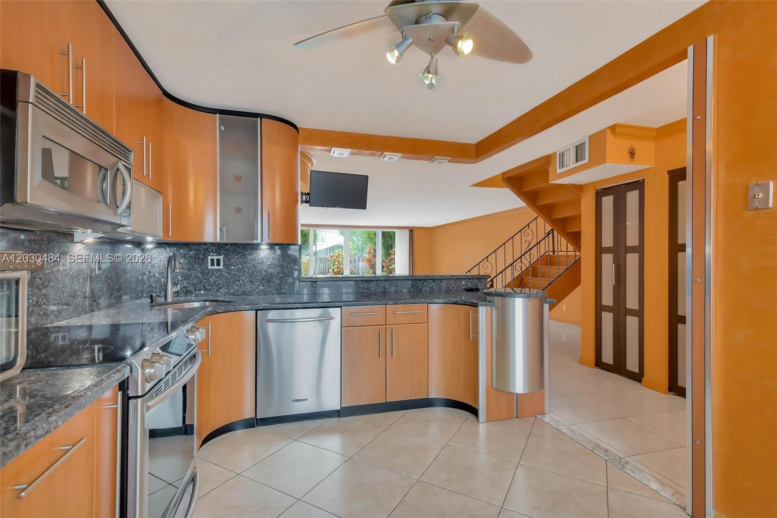 812 NE 26th Ave