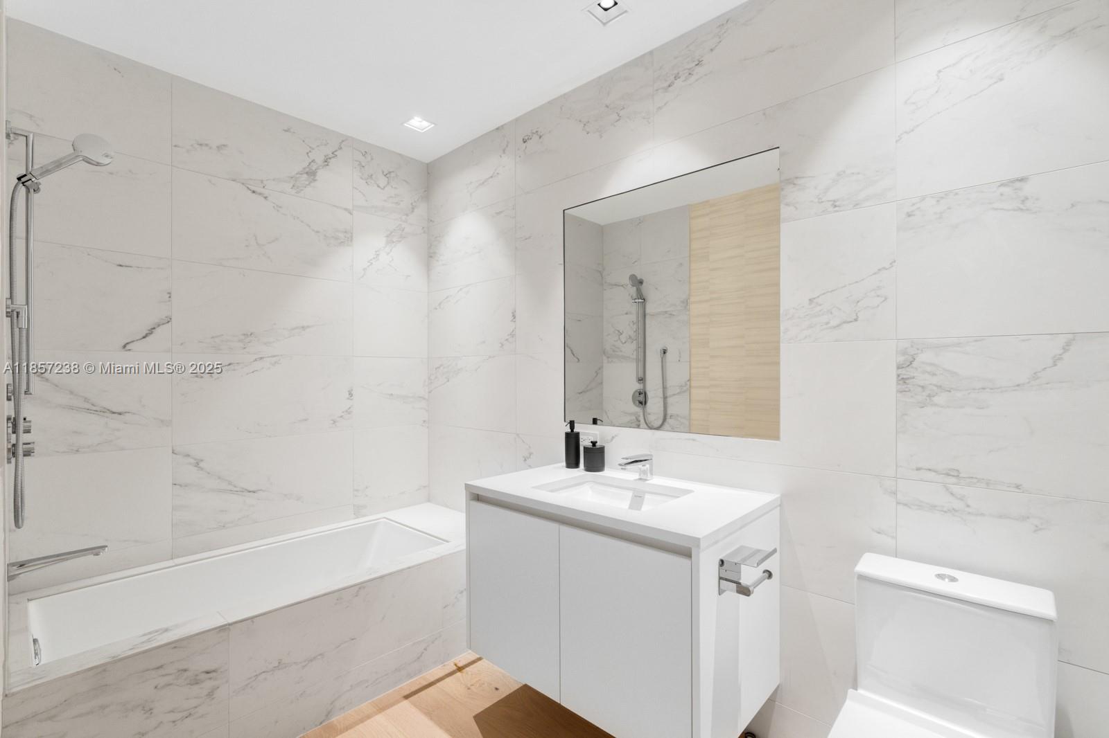 ONE THOUSAND MUSEUM CONDO - Residential