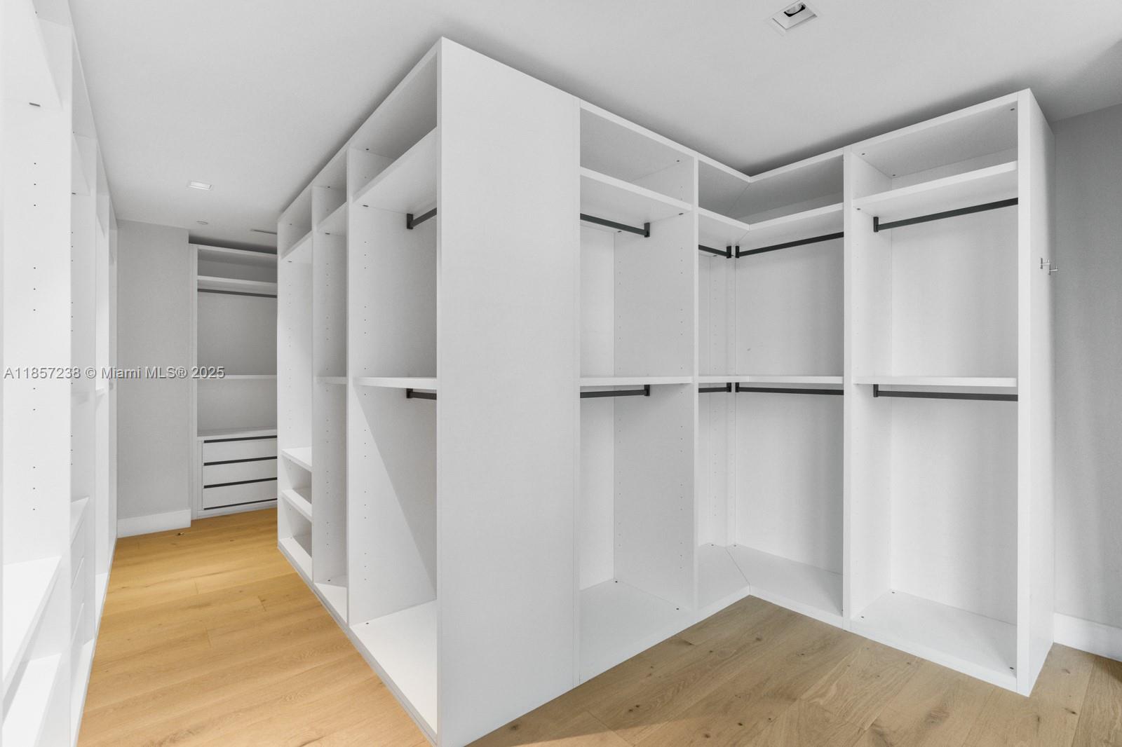 ONE THOUSAND MUSEUM CONDO - Residential