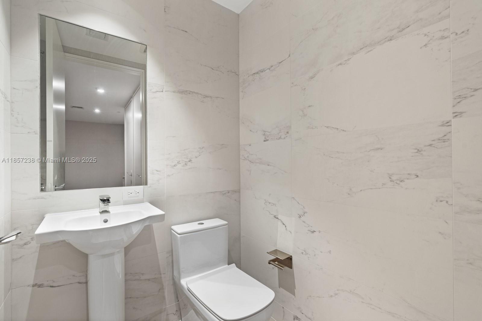 ONE THOUSAND MUSEUM CONDO - Residential