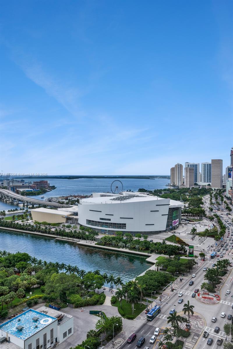 ONE THOUSAND MUSEUM CONDO - Residential