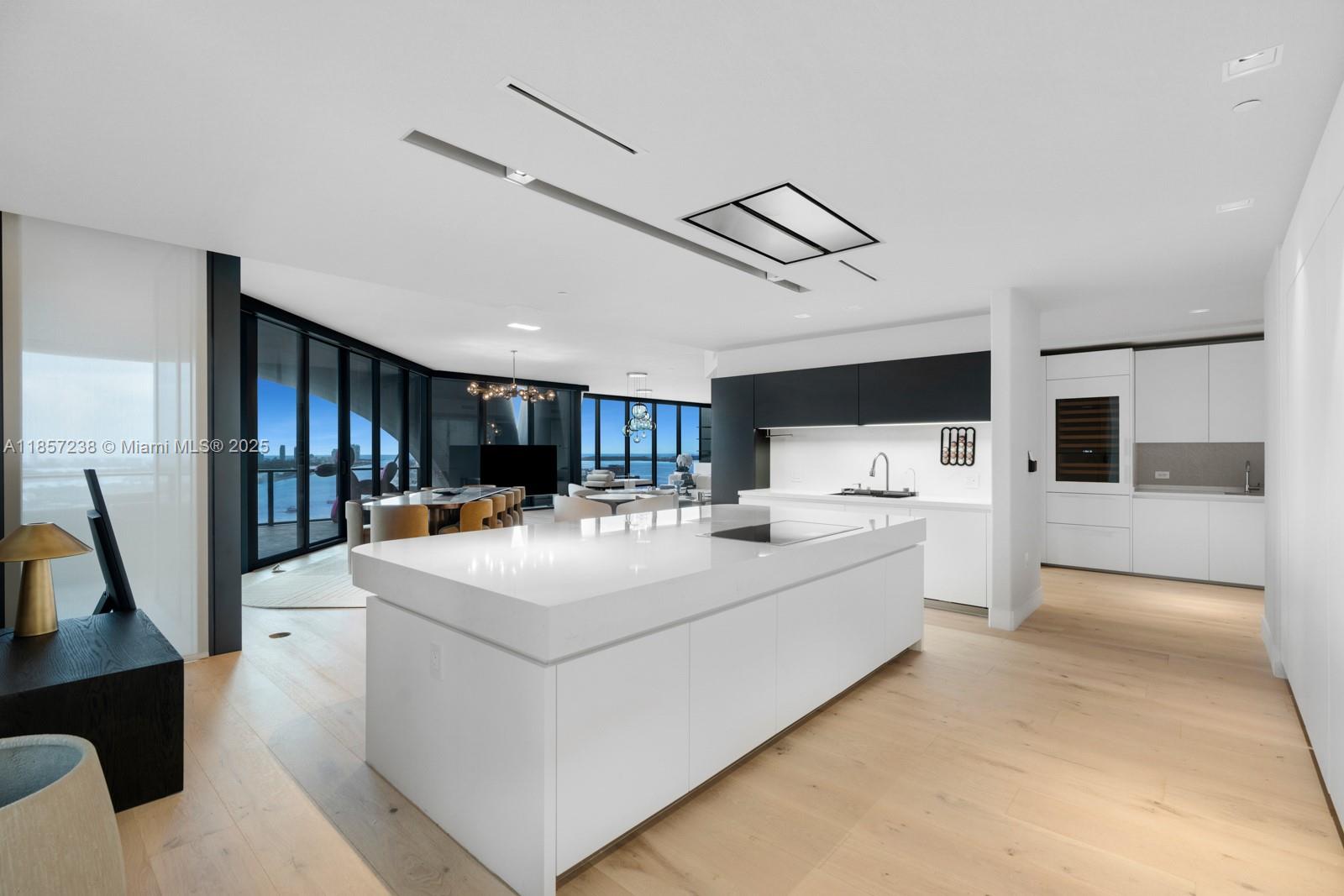 ONE THOUSAND MUSEUM CONDO - Residential