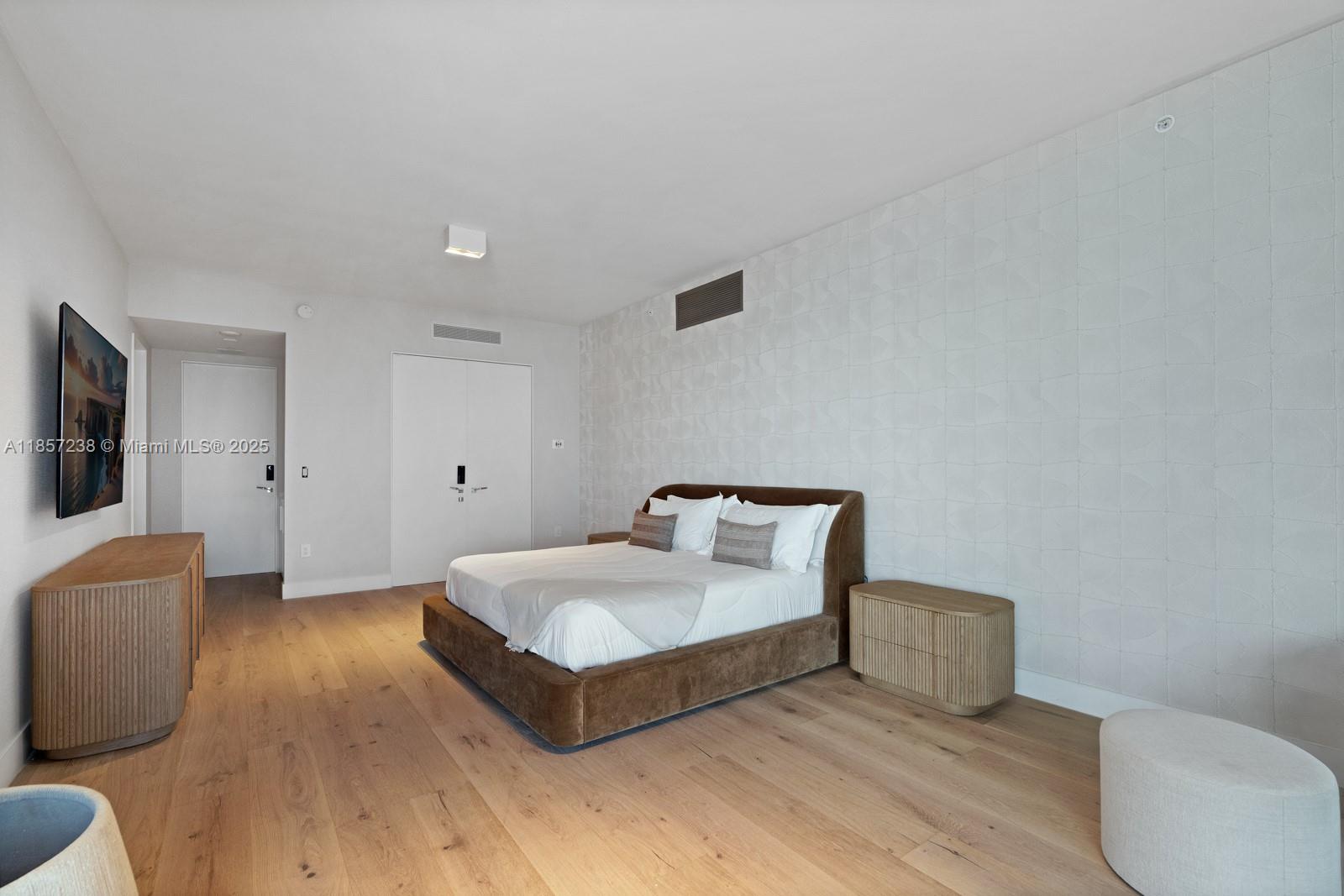 ONE THOUSAND MUSEUM CONDO - Residential