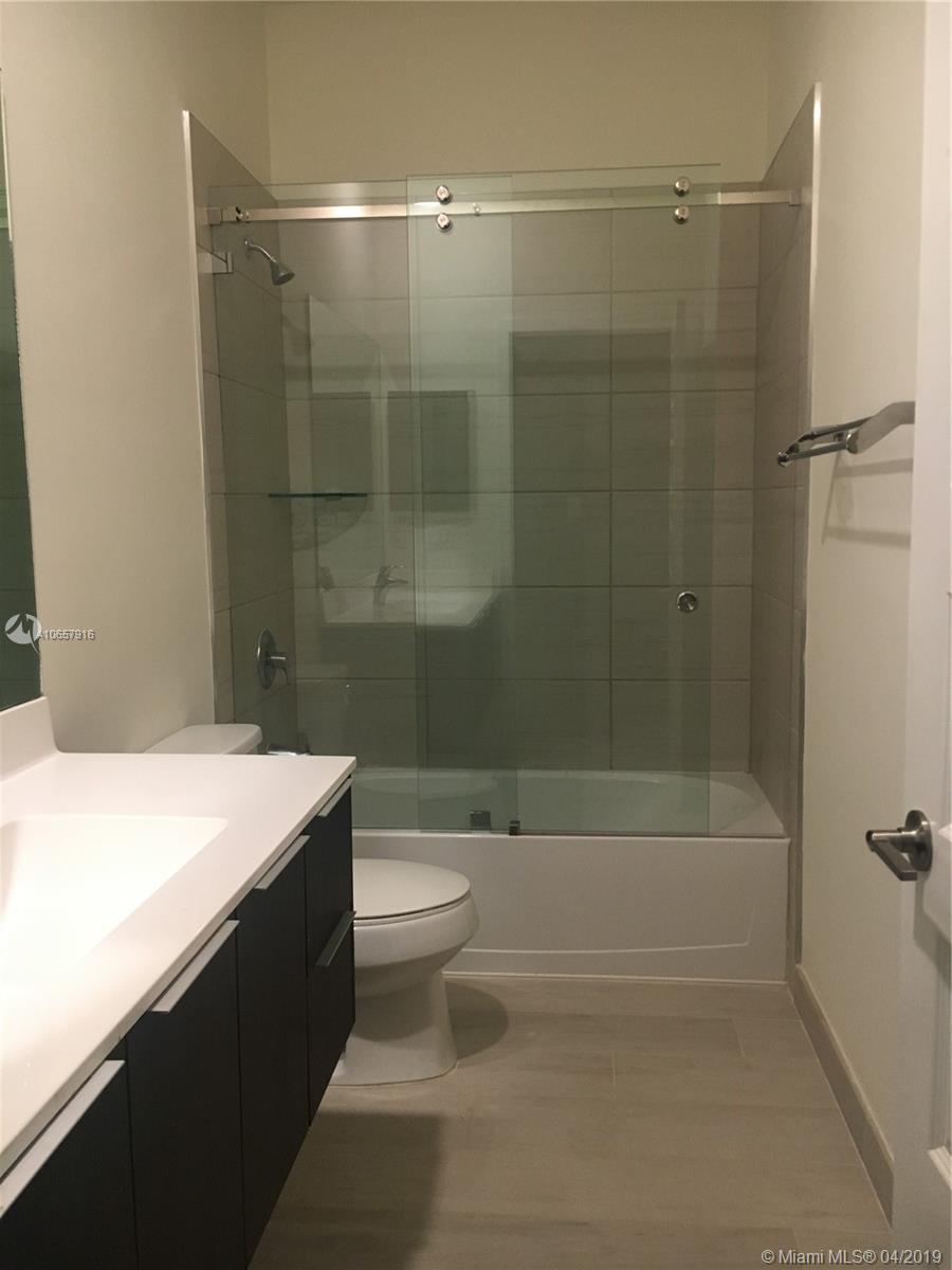 PINNACLE AT GRAND BAY - Residential Lease