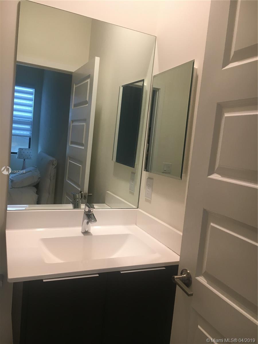 PINNACLE AT GRAND BAY - Residential Lease